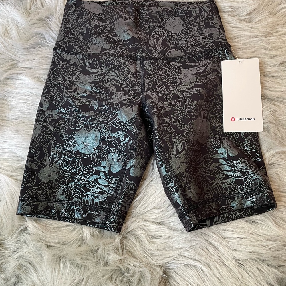 SOLD ONLINE STORE Lululemon Wunder train short - Picture 2 of 3